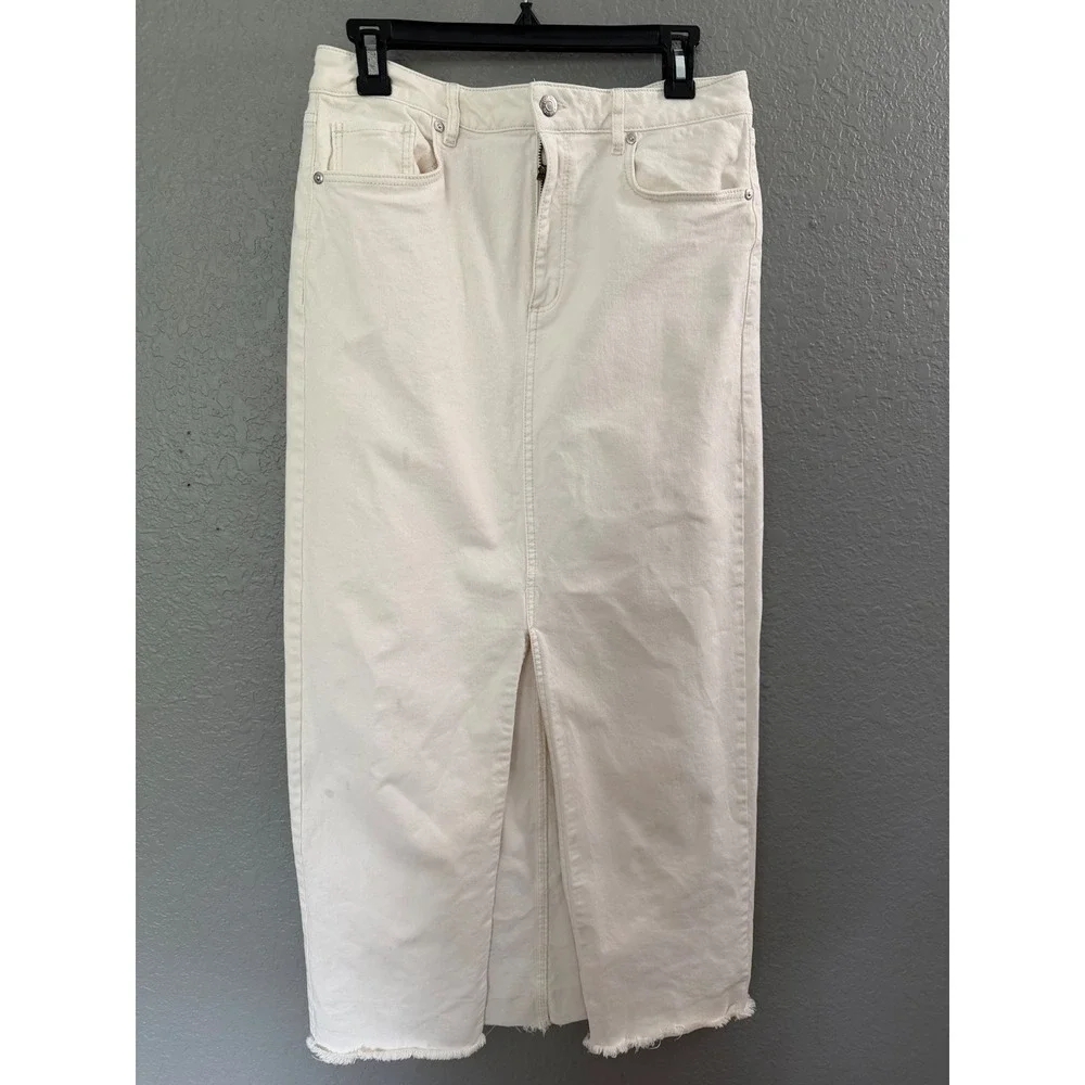 Loft Denim Maxi Skirt White SZ 8 High Waisted Front Slit Raw Hem Zip Up Modern - Picture 2 of 10